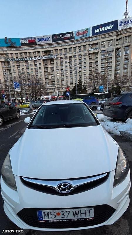 Second-hand Hyundai i30 115 CP (84 kW) 2010 Culoarealb Hatchback