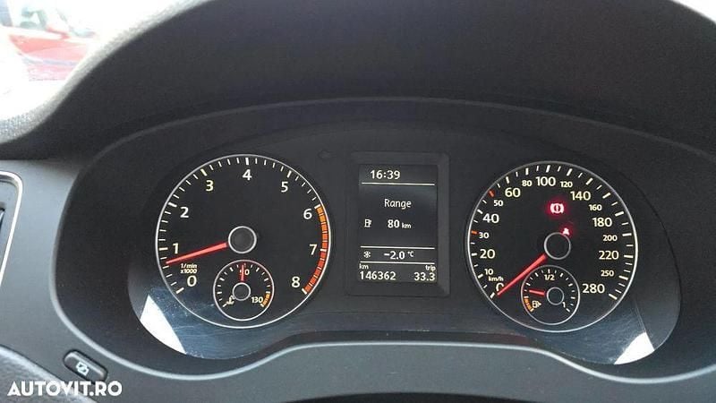 Second-hand VW Jetta Trendline 105 CP (77 kW) 2011 Culoarealb Berlinǎ