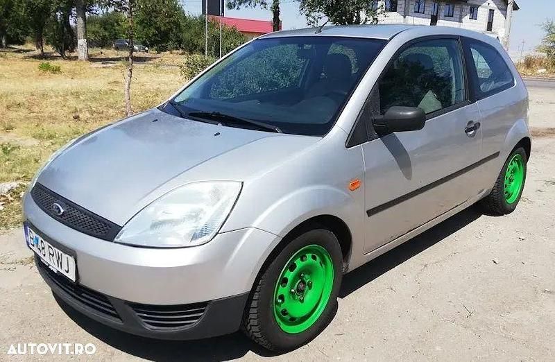 Argint Utilizat 2003 Ford Fiesta Hatchback | 990 EUR (Preț OK) - Imagine 1/4