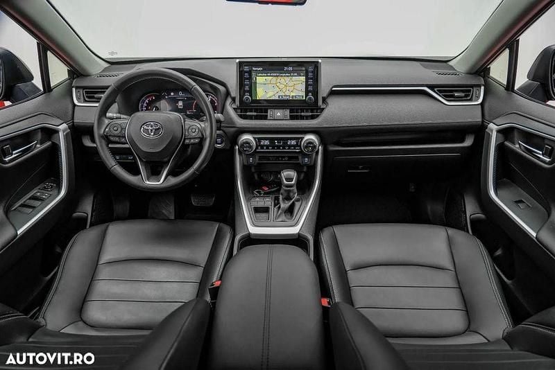 Second-hand Toyota RAV4 Luxury 175 CP (128 kW) 2019 Albastru SUV
