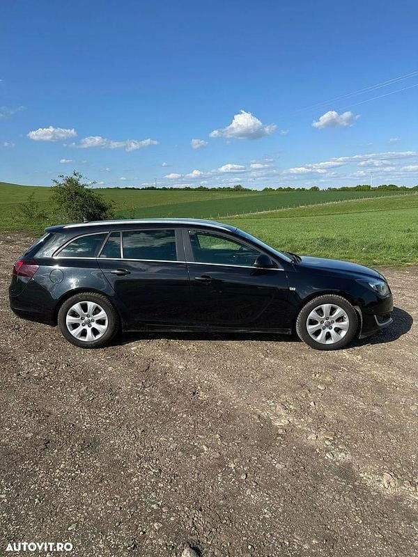 Culoarenegru Utilizat 2014 Opel Insignia Break | 5.500 EUR (Preț OK) - Imagine 1/4