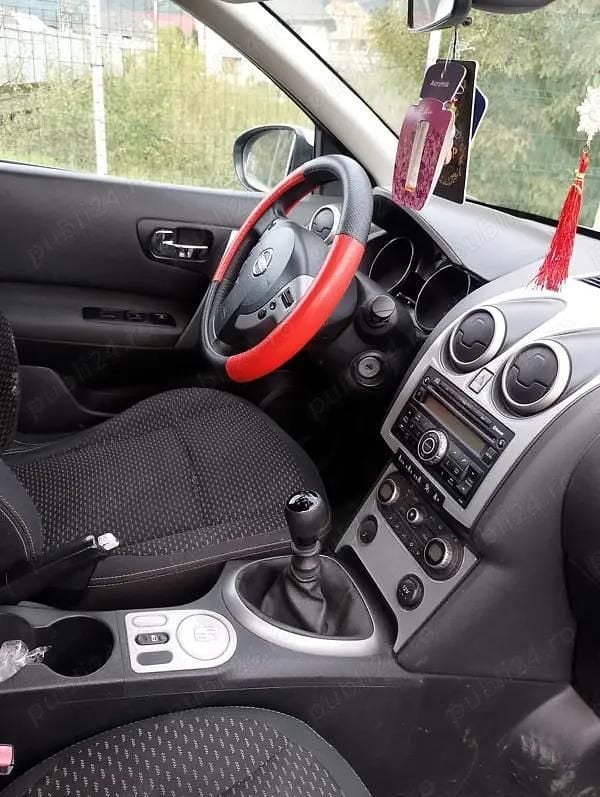 Gri Utilizat 2009 Nissan Qashqai SUV | 3.800 EUR (Preț bun) - Imagine 1/4