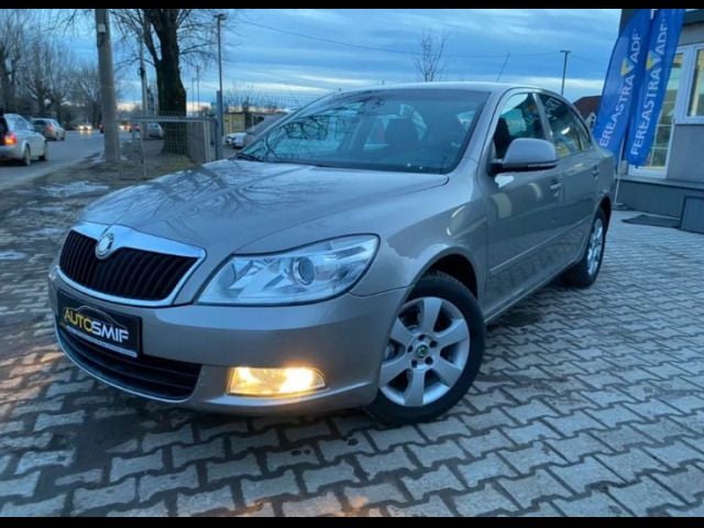 Utilizat 2010 Skoda Octavia Break | 5.950 EUR (Puțin scump) - Imagine 1/4