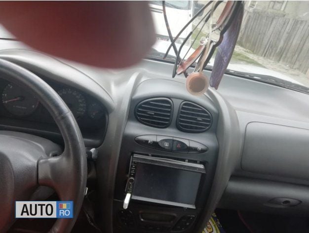 Gri Utilizat 2001 Hyundai Santa Fe SUV | 2.450 EUR - Imagine 1/4