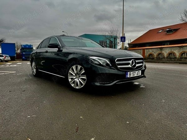 Utilizat 2017 Mercedes E220 Avantgarde Berlinǎ | 15.999 EUR (Super Preț) - Imagine 1/4