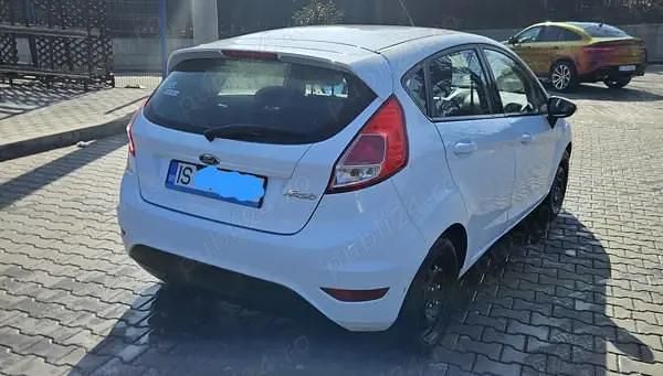 Second-hand Ford Fiesta 95 CP (69 kW) 2016 Alb Hatchback