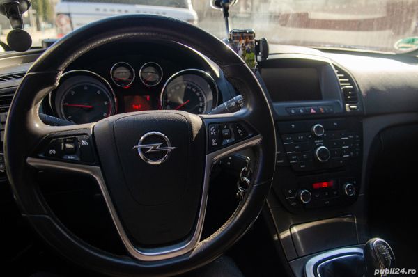 Second-hand Opel Insignia Sport 165 CP (121 kW) 2010 Negru Break