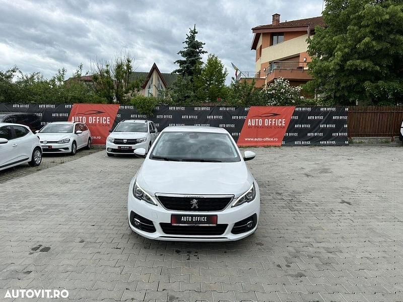 Second-hand Peugeot 308 Active 99 CP (72 kW) 2019 Alb Hatchback