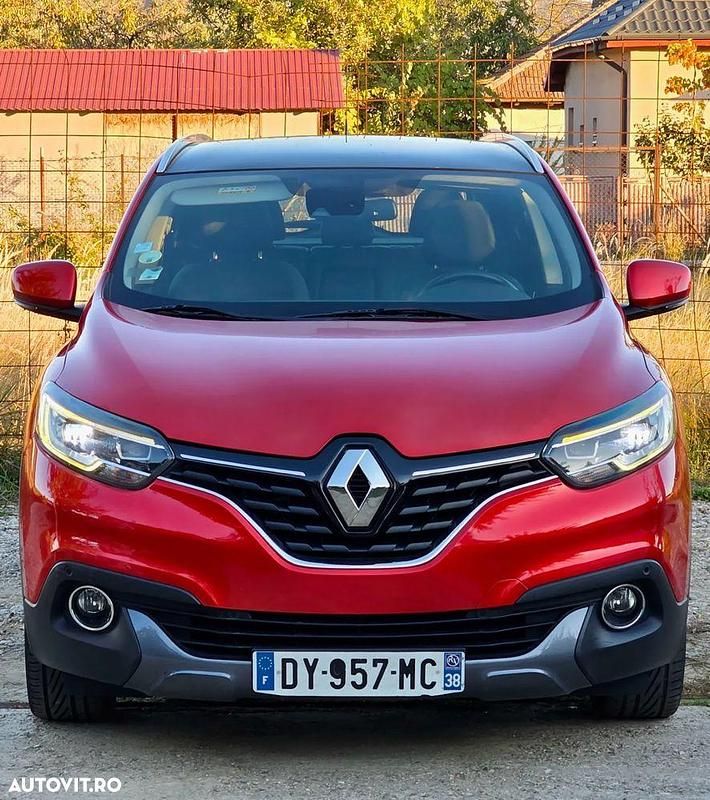 Culoarerosu Utilizat 2018 Renault Kadjar Intens SUV | 10.990 EUR (Preț bun) - Imagine 1/4