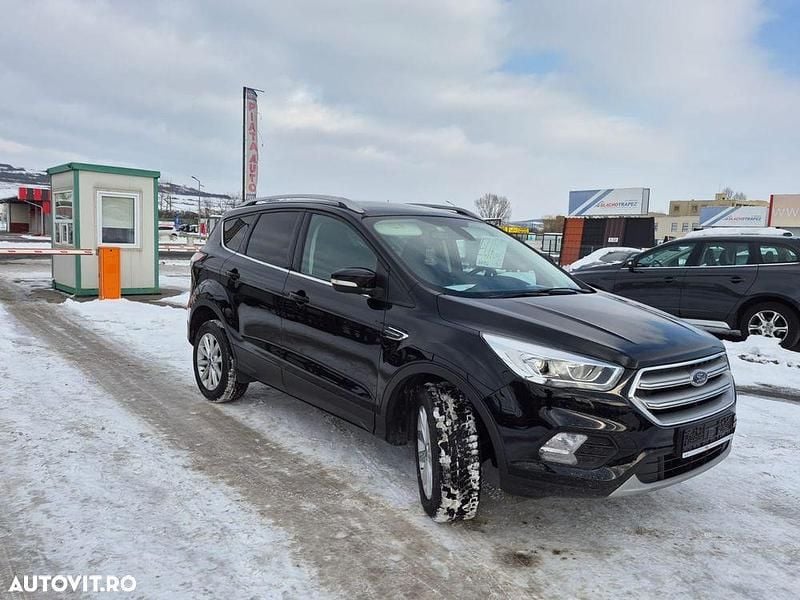 Culoarenegru Utilizat 2018 Ford Kuga SUV | 9.990 EUR (Super Preț) - Imagine 1/4