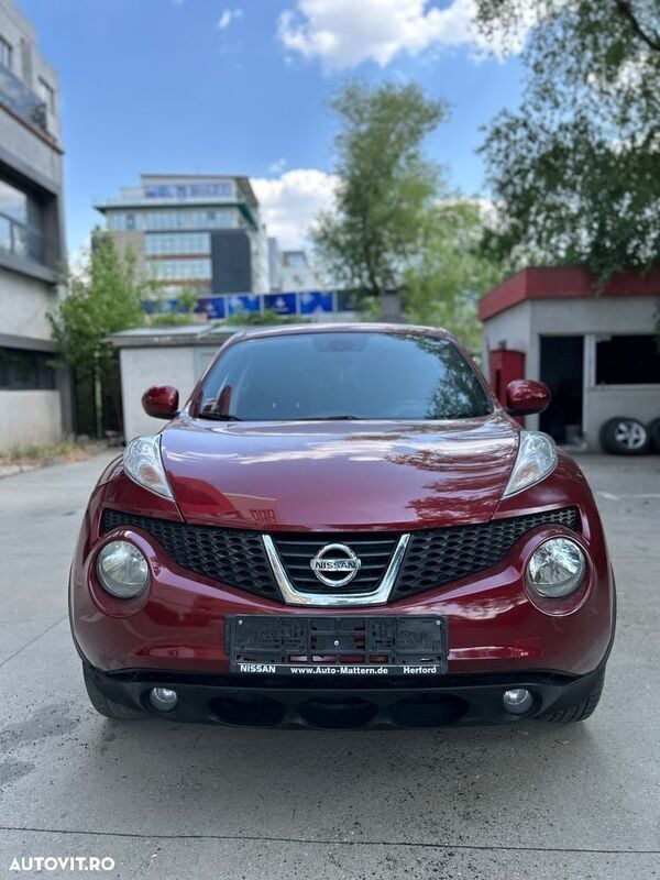 Rosu Utilizat 2011 Nissan Juke Tekna SUV | 5.900 EUR (Preț bun) - Imagine 1/4