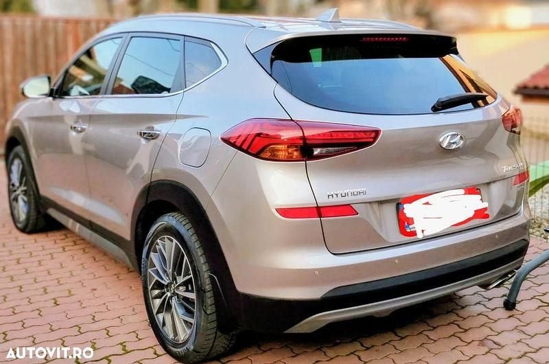Culoarebej Utilizat 2018 Hyundai Tucson Premium SUV | 18.900 EUR (Preț OK) - Imagine 1/4