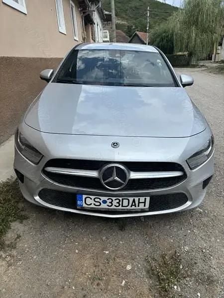 Argint Utilizat 2019 Mercedes A200 Hatchback | 19.500 EUR (Super Preț) - Imagine 1/4