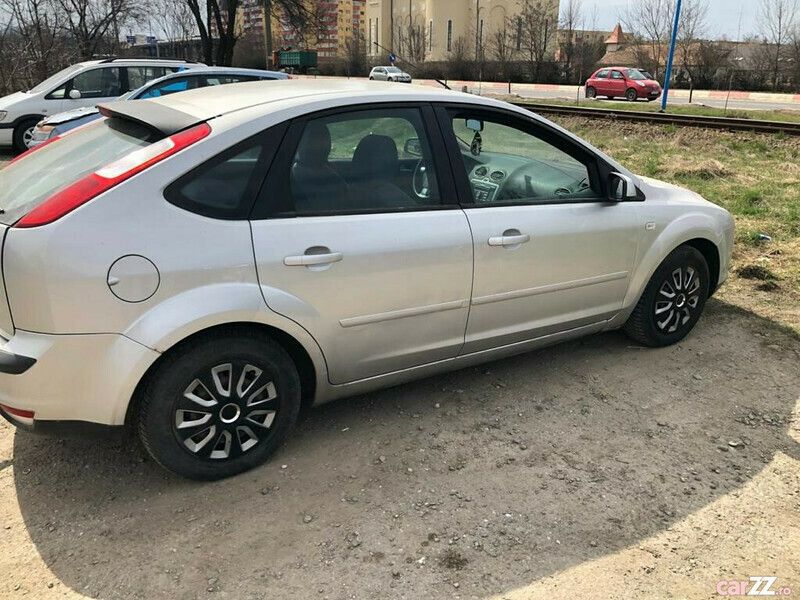 Second-hand Ford Focus 120 CP (88 kW) 2006 Gri Hatchback