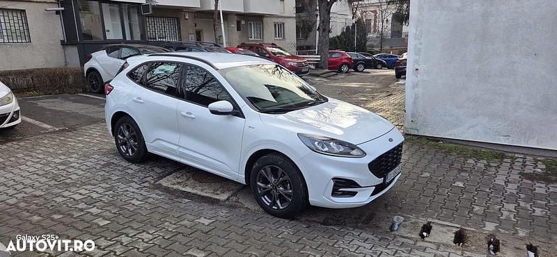 Second-hand Ford Kuga ST-Line 190 CP (139 kW) 2020 Culoarealb SUV