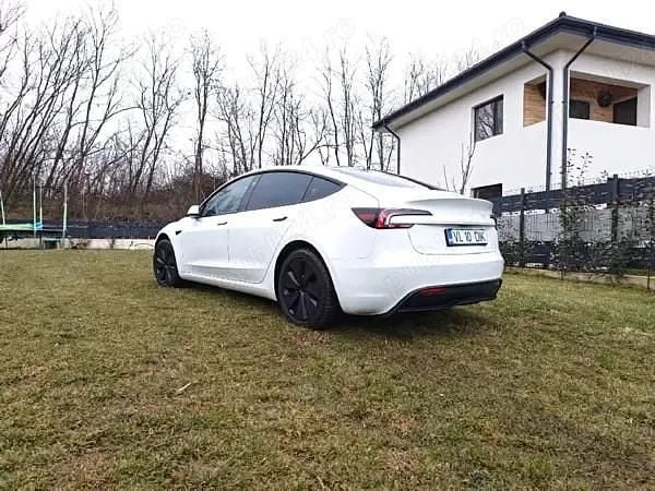 Second-hand Tesla Model 3 Standard Range 205 kW (280 CP) 2024 Berlinǎ