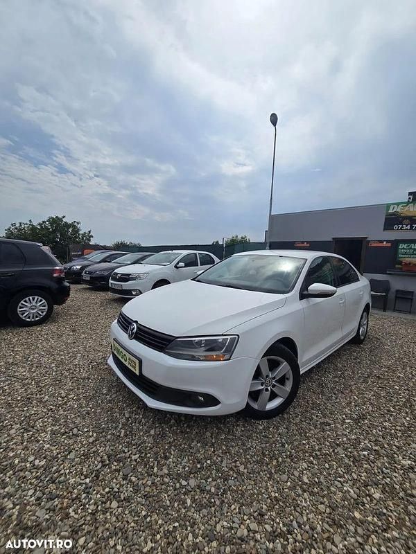 Culoarealb Utilizat 2012 VW Jetta Comfortline Berlinǎ | 5.990 EUR (Preț OK) - Imagine 1/4