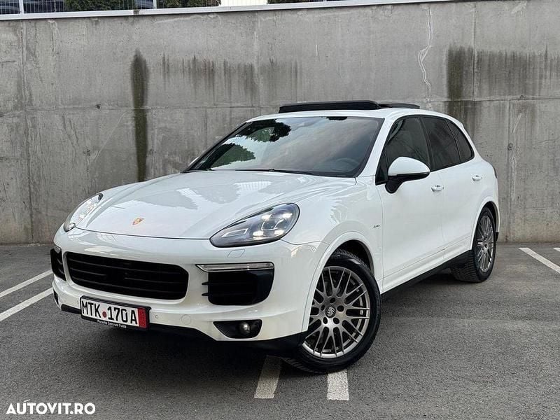 Culoarealb Second-hand 2016 Porsche Cayenne SUV | 28.500 EUR (Puțin scump) - Imagine 1/4