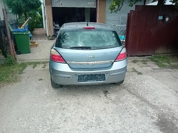 Second-hand Opel Astra 80 CP (58 kW) 2006 Berlinǎ