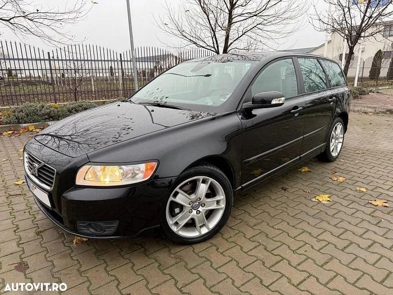 Culoarenegru Utilizat 2009 Volvo V50 Break | 4.300 EUR (Puțin scump) - Imagine 1/4