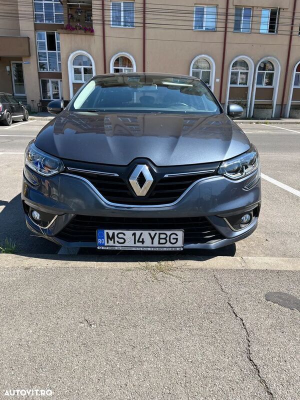 Gri Utilizat 2016 Renault Mégane III Berlinǎ | 10.000 EUR (Scump) - Imagine 1/4