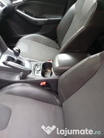 Second-hand Ford Focus 115 CP (84 kW) 2012 Negru Break