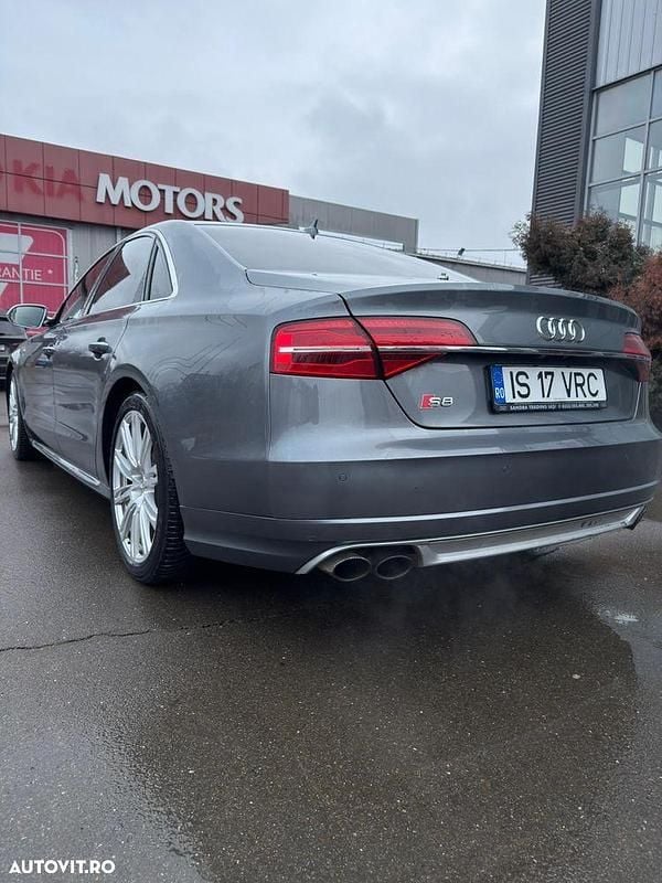 Second-hand Audi S8 Premium 520 CP (382 kW) 2014 Culoaregri Berlinǎ