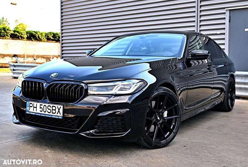 Culoarenegru Utilizat 2021 BMW 545e M Sport Berlinǎ | 43.900 EUR (Super Preț) - Imagine 1/4