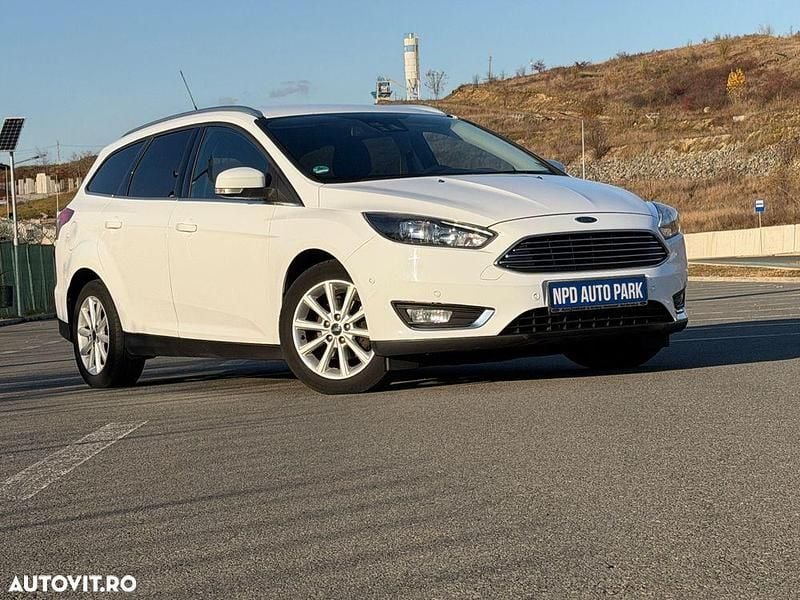 Culoarealb Utilizat 2015 Ford Focus Titanium Break | 6.450 EUR (Preț bun) - Imagine 1/4