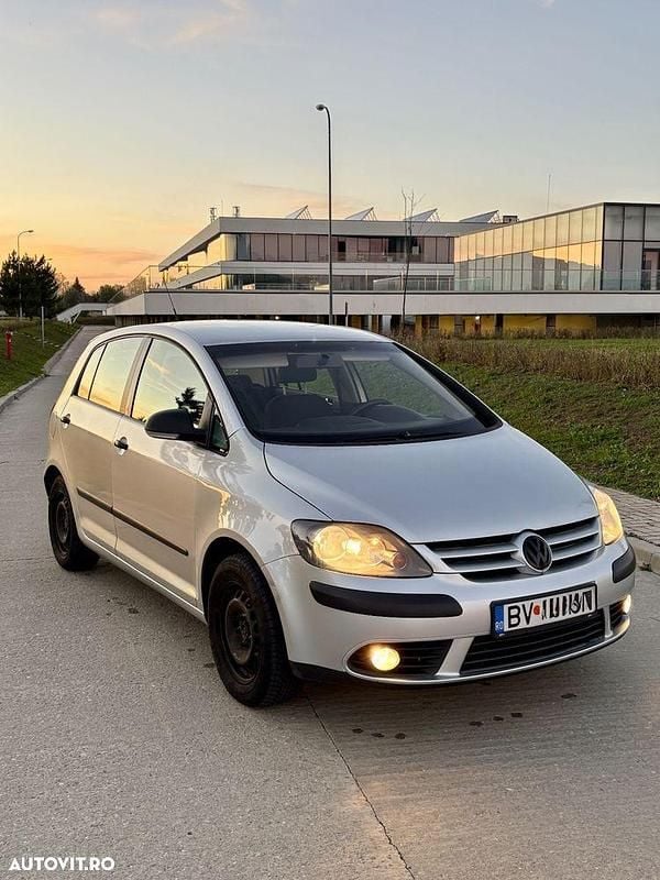 Culoareargint Utilizat 2009 VW Golf Plus Cross Comfortline Monovolum | 4.350 EUR (Preț bun) - Imagine 1/4