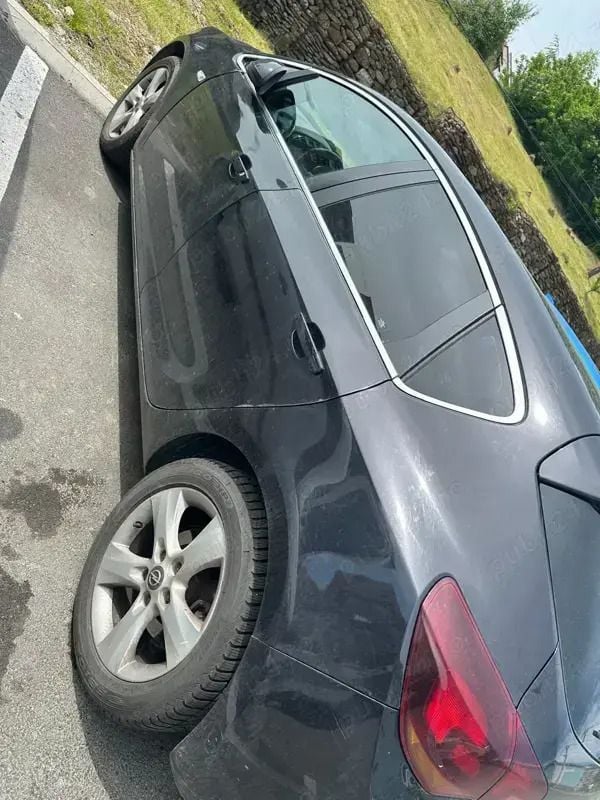 Utilizat 2011 Opel Astra Hatchback | 3.700 EUR (Preț OK) - Imagine 1/4