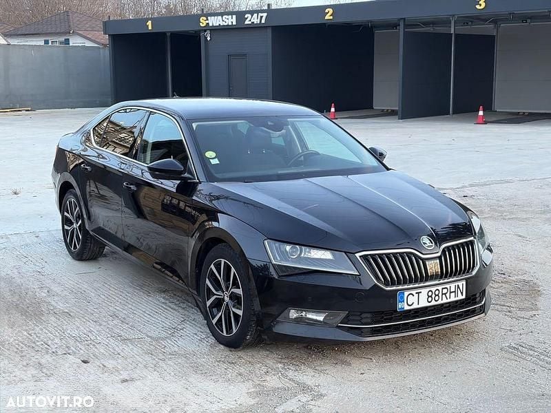 Culoarenegru Utilizat 2019 Skoda Superb Berlinǎ | 12.400 EUR (Super Preț) - Imagine 1/4