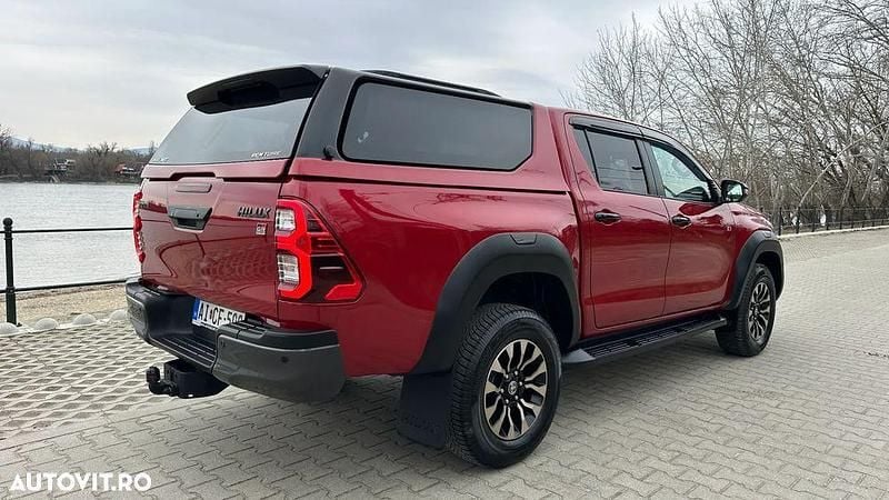 Second-hand Toyota HiLux Sport 204 CP (150 kW) 2024 Culoarenegru Pickup
