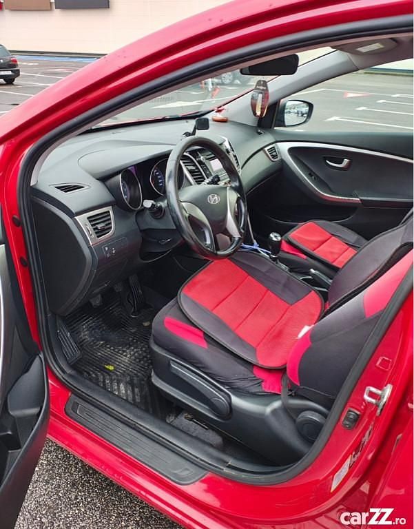 Second-hand Hyundai i30 101 CP (74 kW) 2014 Roșu Hatchback