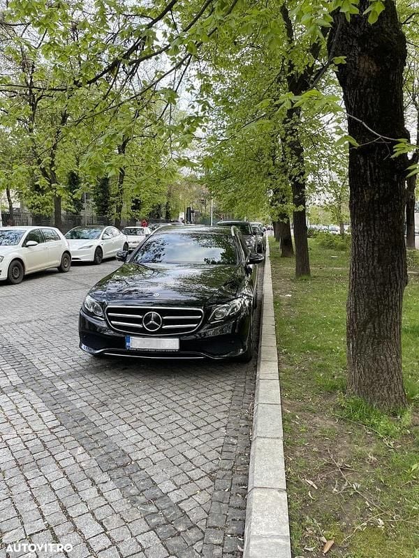 Second-hand Mercedes E200 Avantgarde 184 CP (135 kW) 2019 Culoarenegru Break