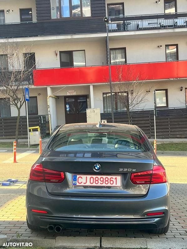 Second-hand BMW 330e Luxury Line 292 CP (214 kW) 2018 Culoaregri Berlinǎ