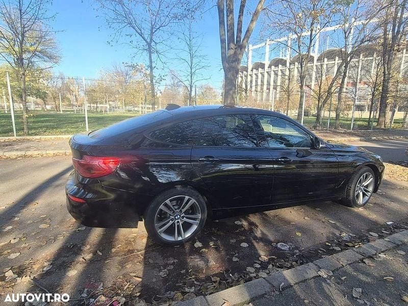 Culoarenegru Utilizat 2016 BMW 320 Comfort Edition Coupe | 15.700 EUR (Preț bun) - Imagine 1/4