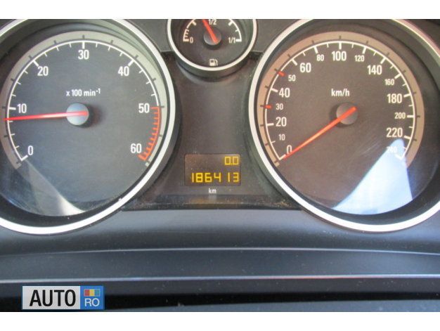 Second-hand Opel Zafira 74 CP (54 kW) 2007 Gri Monovolum