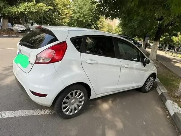 Utilizat 2015 Ford Fiesta Hatchback | 5.500 EUR (Preț OK) - Imagine 1/4