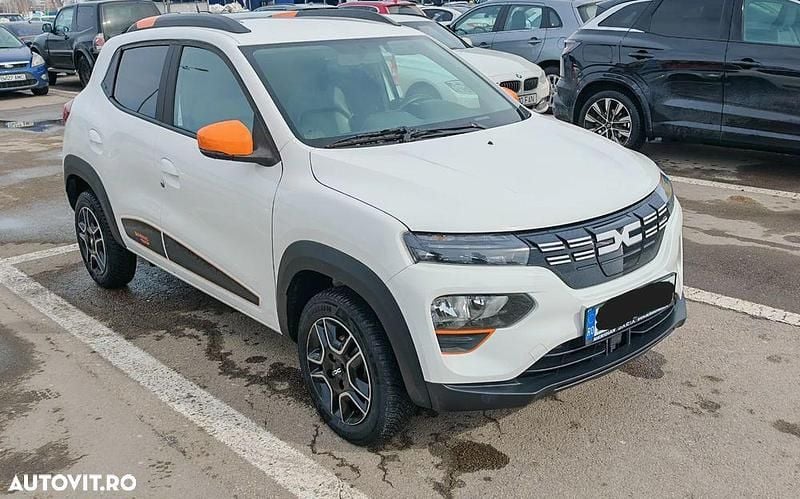 Second-hand Dacia Spring Expression 33 kW (45 CP) 2022 Culoarealb Hatchback