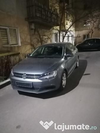 Utilizat 2011 VW Jetta Berlinǎ | 5.500 EUR (Preț OK) - Imagine 1/4