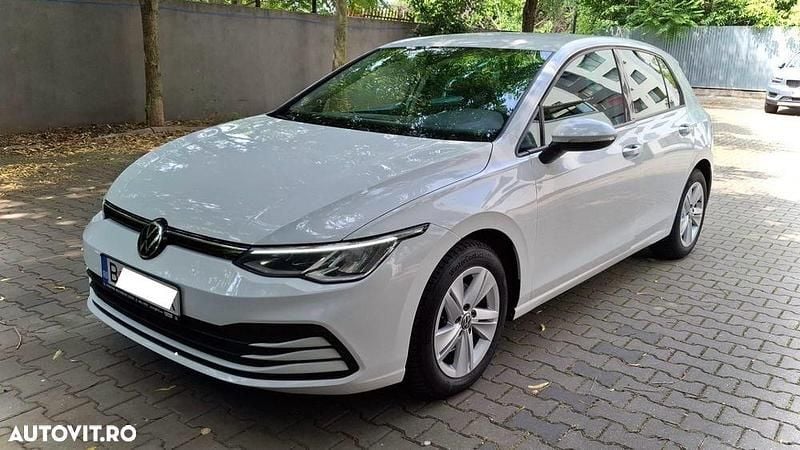 Second-hand VW Golf VIII Life 116 CP (85 kW) 2021 Culoarealb Hatchback