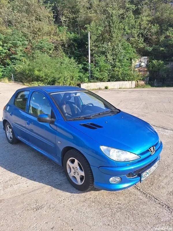 Utilizat 2006 Peugeot 206 Hatchback | 1.300 EUR - Imagine 1/4