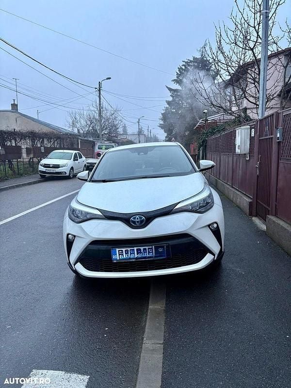 Culoarealb Utilizat 2021 Toyota C-HR SUV | 22.000 EUR (Super Preț) - Imagine 1/4