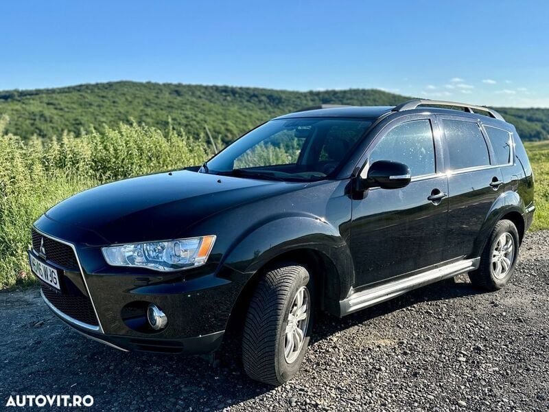 Negru Utilizat 2012 Mitsubishi Outlander SUV | 7.999 EUR - Imagine 1/4