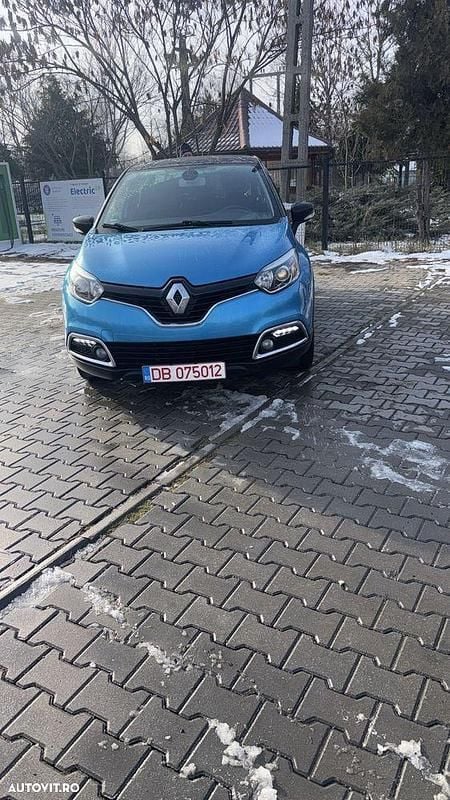 Second-hand Renault Captur Dynamique 90 CP (66 kW) 2014 Culoarealbastru SUV