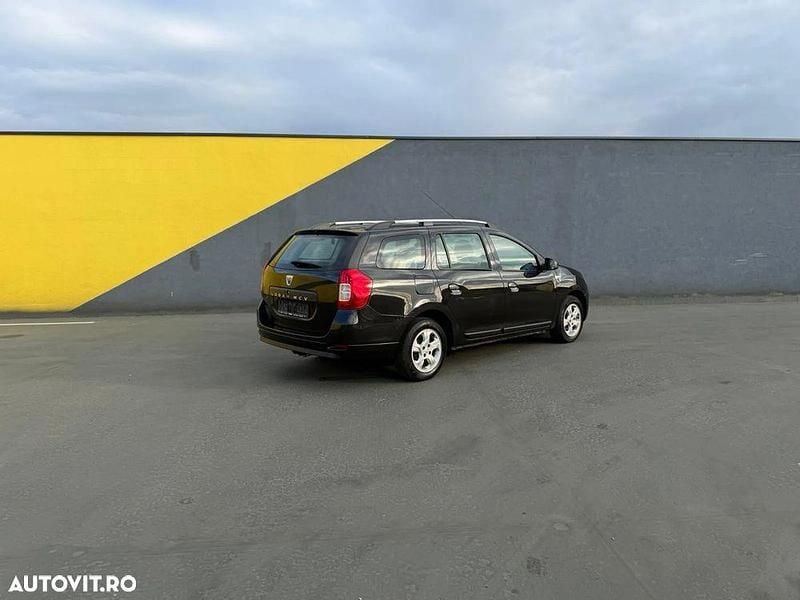 Culoarenegru Utilizat 2017 Dacia Logan Berlinǎ | 5.490 EUR (Preț bun) - Imagine 1/4