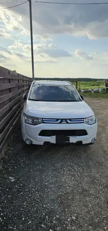 Utilizat 2014 Mitsubishi Outlander SUV | 8.000 EUR - Imagine 1/4