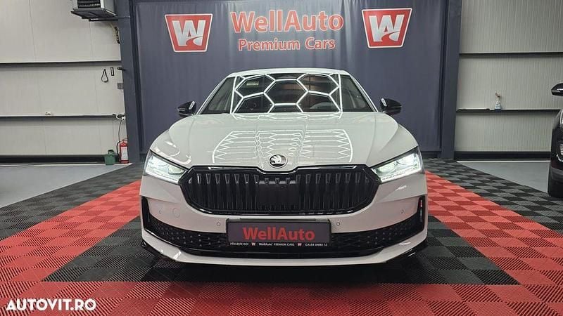 Culoarealb Second-hand 2025 Skoda Superb SportLine Berlinǎ | 47.190 EUR - Imagine 1/4