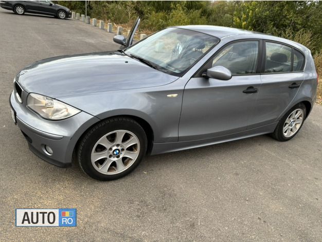 Gri Utilizat 2005 BMW 118 Hatchback | 4.000 EUR (Preț bun) - Imagine 1/4